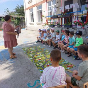 Copiii grupelor mari şi mici de la IET 73, au asistat la prima ediţie din ciclul de activități „Lumea miraculoasă a instrumentelor muzicale.”