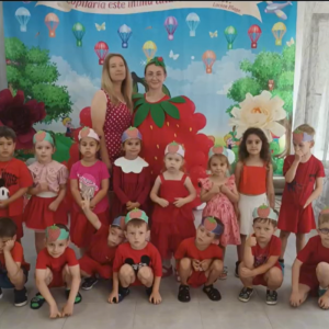 Activitatea extracurriculară specială intitulată🍓 „Căpșunica dulce”