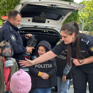 Astăzi, la Grădinița nr. 73, siguranța rutieră a fost în centrul atenției! 🚸🚦👧👦