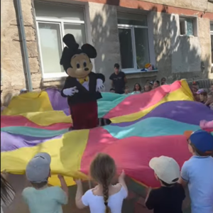 Vara a poposit cu voie bună în grădinița noastră